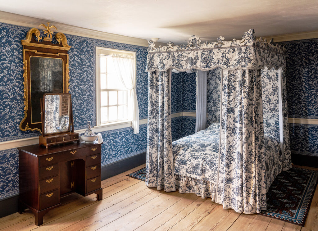 Four poster bed at Mt Vernon Estate